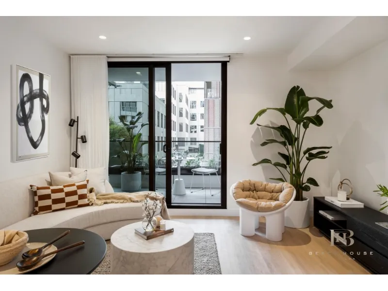 Studio E507